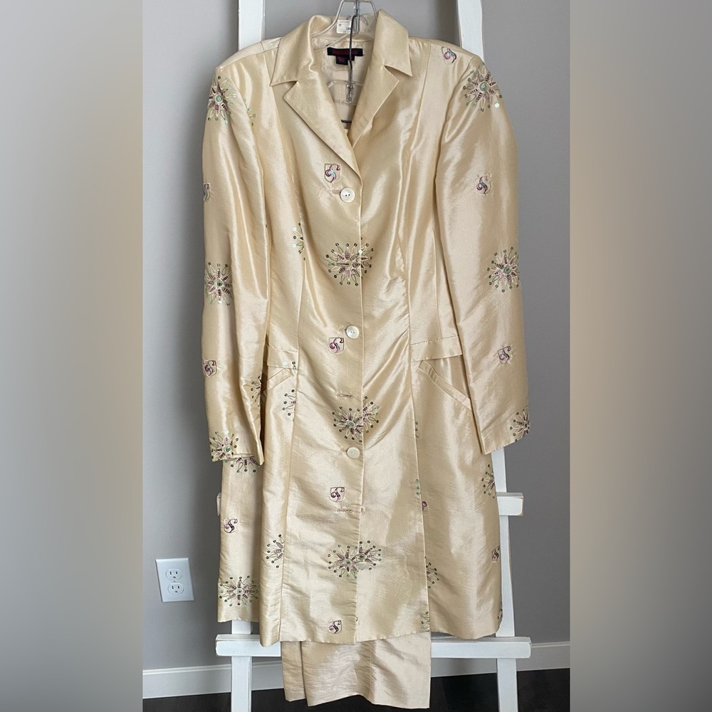 Silk Cream Beaded Women's Set, Corset And Panrs